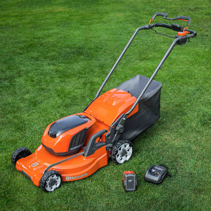 LC 347iVX Battery Lawn Mower for Large Gardens, 40 V, Li-Ion, Self-Propelled, 47 cm Blade Diameter, 55 l Collector