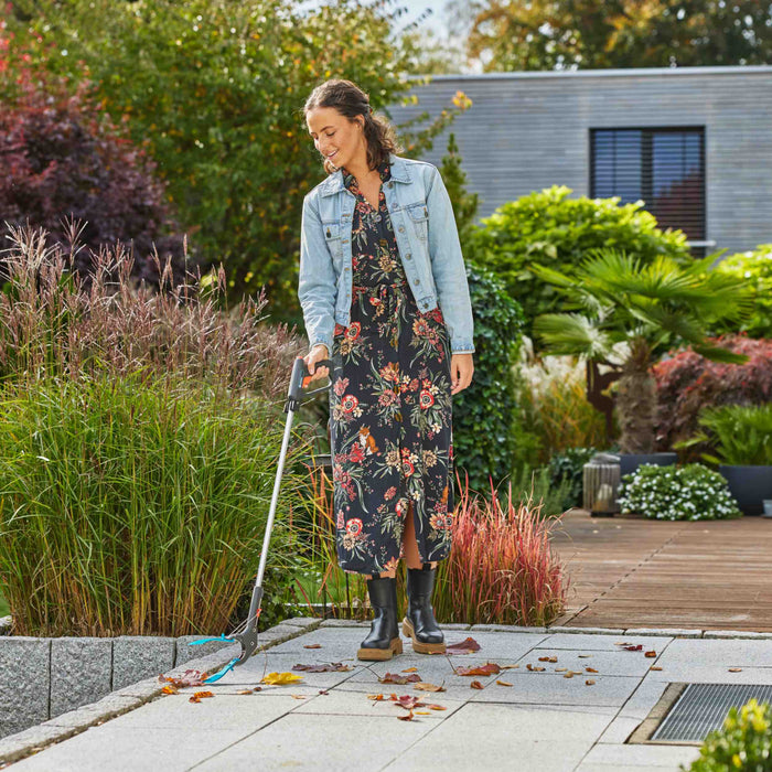 GARDENA Gripper 4-in-1– Easy to Grab, Spike, Scrape and Rake Rubbish