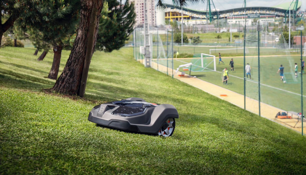 AUTOMOWER® 450X Robotic Mower: Top-Tier Intelligent Lawn Care
