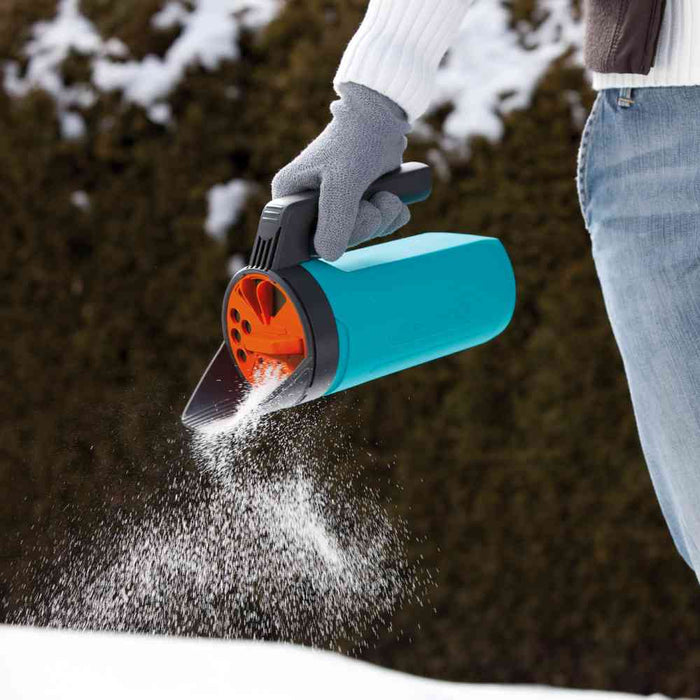 Hand-Held Small Caster S Spreader, 4 Dosage Degrees, 1.2 L Container Capacity