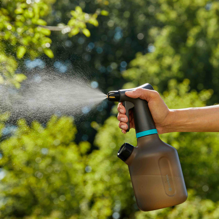 Pump Sprayer 1L with Measuring Cap, Compact Garden & Indoor Watering Tool