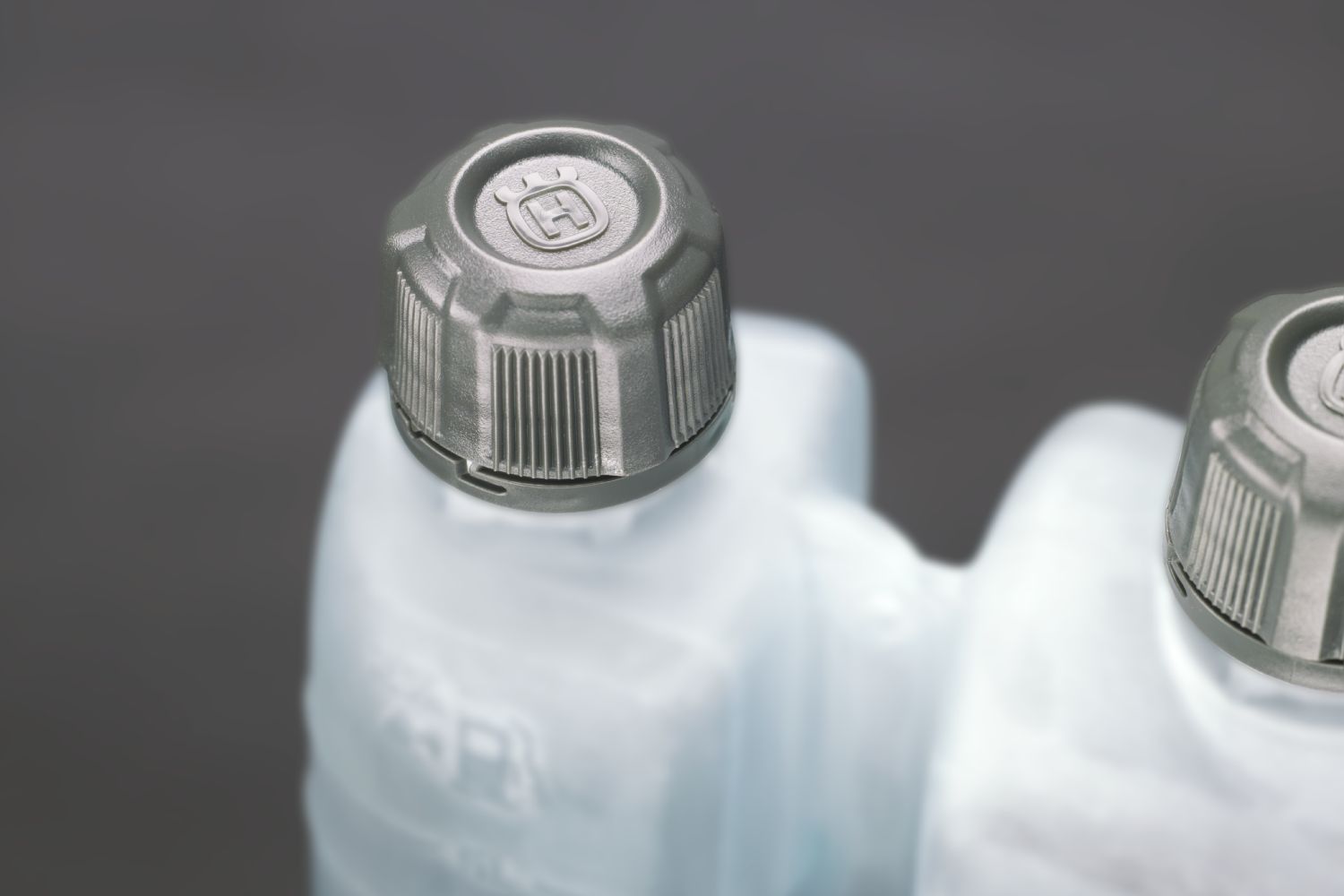 How to mix 2-stroke fuel for chainsaws, trimmers & leaf blowers