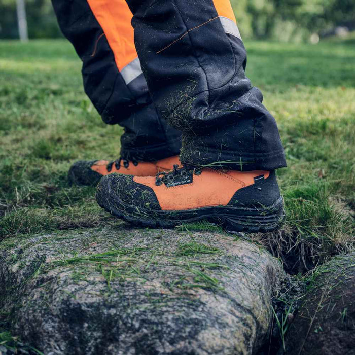 Technical Light Protective Leather Boots, Water Repellent Leather, Polyester Lining, 1.5 kg