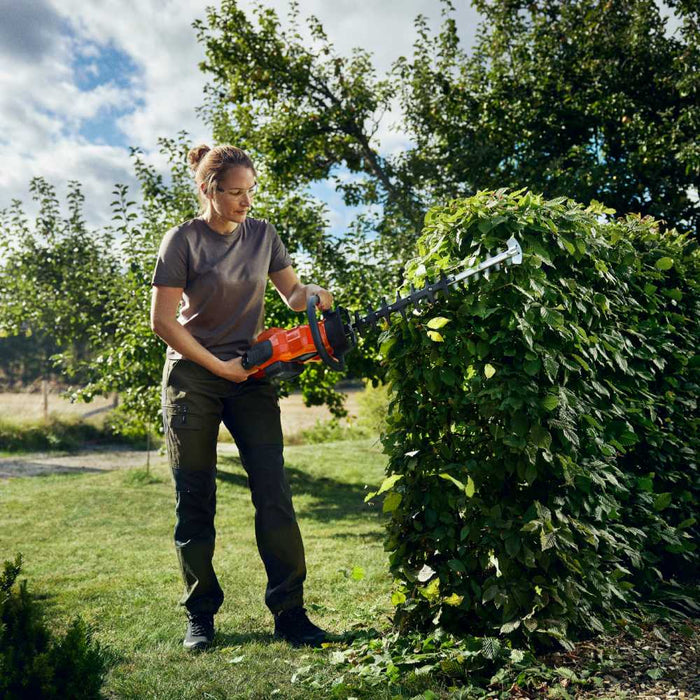322iHD60 Battery Hedge Trimmer, High-Capacity, 36 V, Brushless Motor, 3,500 cut/min, 60 cm Knife Length