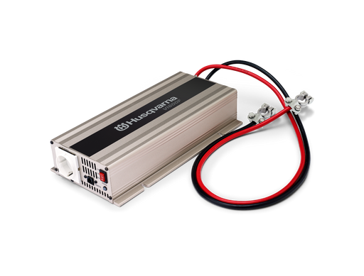 VI600F Voltage Converter for Quick Field Charging, Convert 12V DC to 220V AC, 3 kg