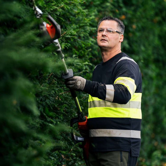 520iHE3 Battery Pole Hedge Trimmer with 3.5 m Reach, 40 V, 4,000 cut/min, 55 cm Knife Length, 4 kg