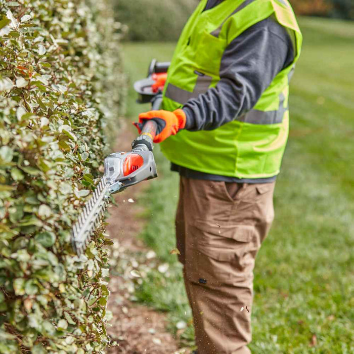 520iHT4 Battery Telescopic Hedge Trimmer with 4.5 m Reach, 40 V, 4,000 cut/min, 55 cm Knife Length