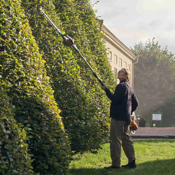 520iHT4 Battery Telescopic Hedge Trimmer with 4.5 m Reach, 40 V, 4,000 cut/min, 55 cm Knife Length