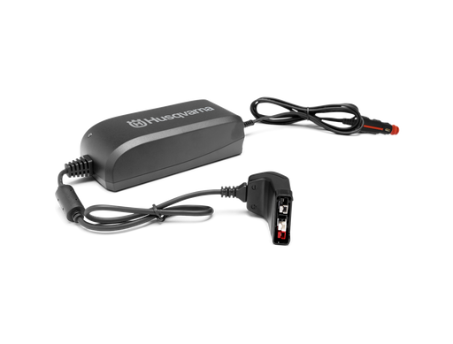 QC80F Compact 12V Battery Charger for Safe In-Car Charging, 12 V, 0.6 kg