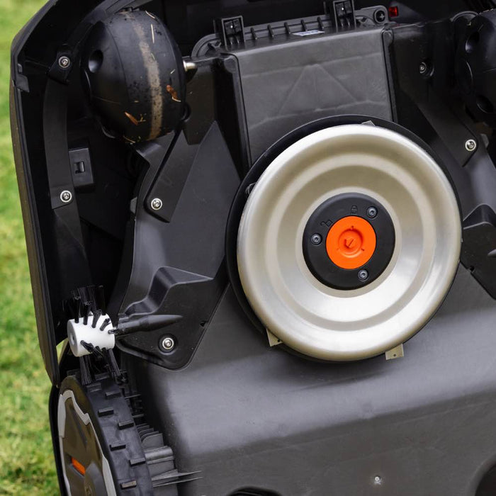 Husqvarna Automower® 580L EPOS®, Ultimate Commercial Turf Care, 16,000 m² Working Area Capacity, Virtual Wire Installation, 26 cm Cutting Width-10