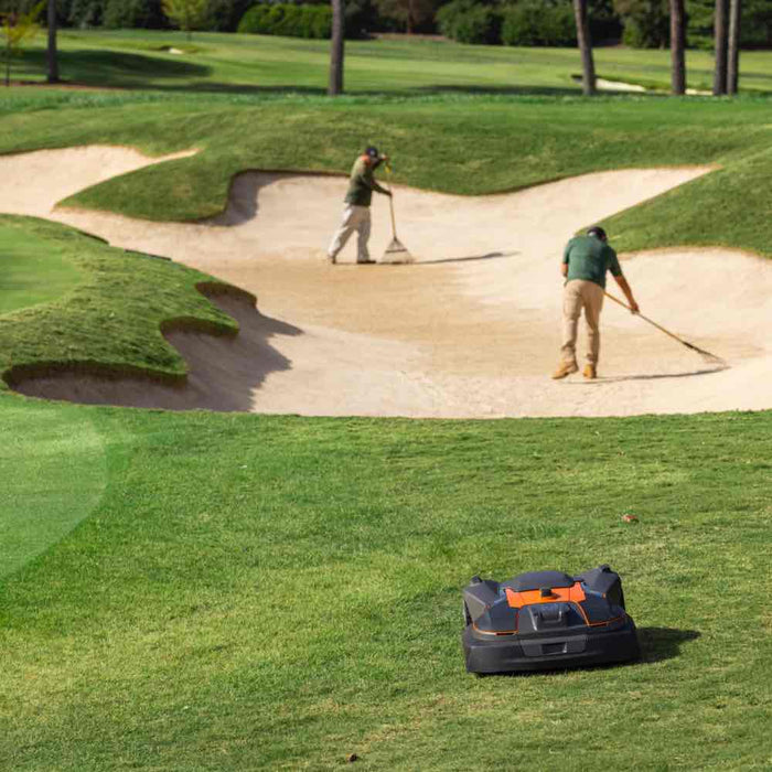 Husqvarna Automower® 580L EPOS®, Ultimate Commercial Turf Care, 16,000 m² Working Area Capacity, Virtual Wire Installation, 26 cm Cutting Width-6