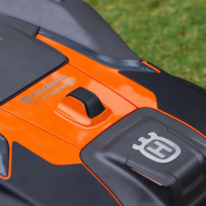 Husqvarna Automower® 580L EPOS®, Ultimate Commercial Turf Care, 16,000 m² Working Area Capacity, Virtual Wire Installation, 26 cm Cutting Width-9