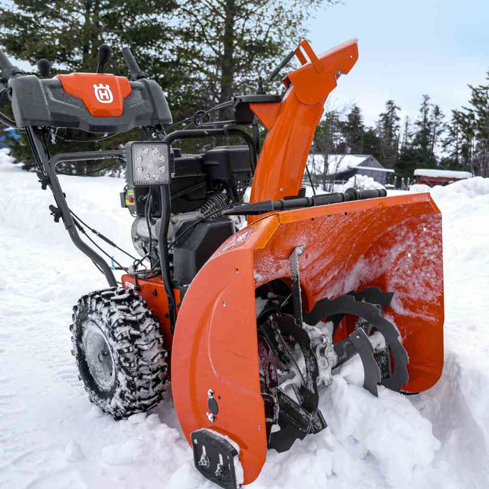 ST 224 Petrol Snow Thrower, Wheels, 6 hp, 61 cm Working Width, 1 to 6 m Throwing Distance, 92 kg-5