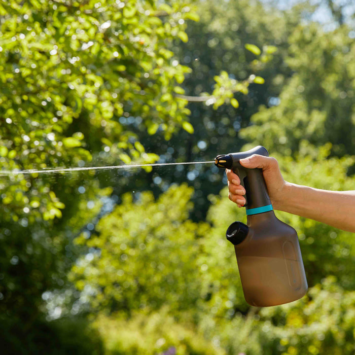 Pump Sprayer 1L with Measuring Cap, Compact Garden & Indoor Watering Tool